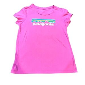 Patagonia girls large pink t-shirt short sleeve tag inside isn't legible see dim